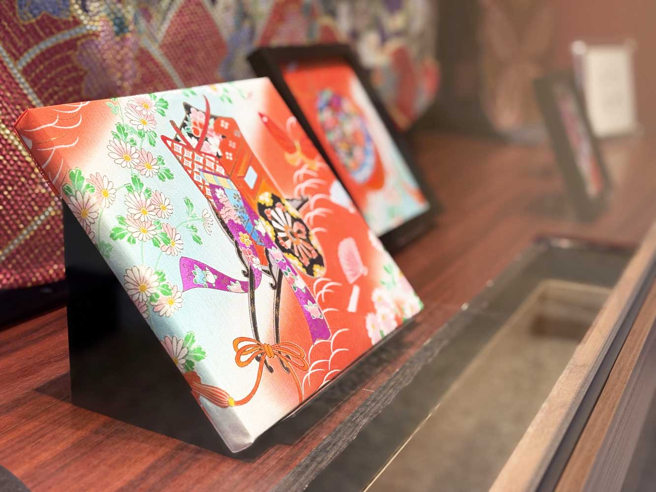 【着物アート】Kimono Art 220×275 ファブリックパネル 赤01