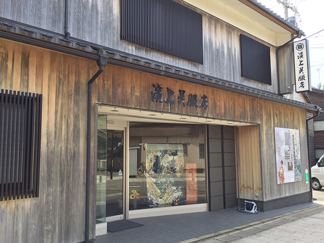 美川店の店舗入り口