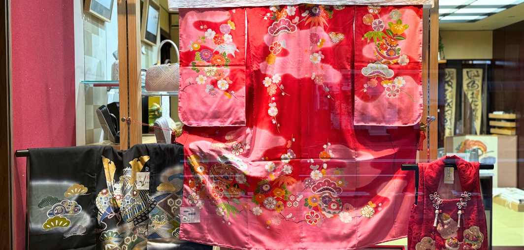 七五三やお宮参りで着用する子供着物レンタルや購入も多数取り扱い