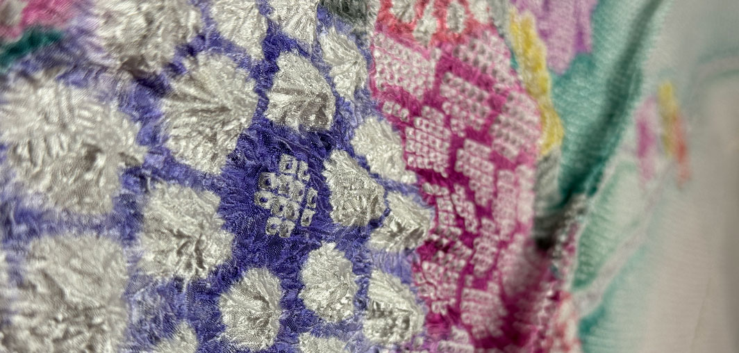 総絞り振袖や総絞り着物などの絞り着物