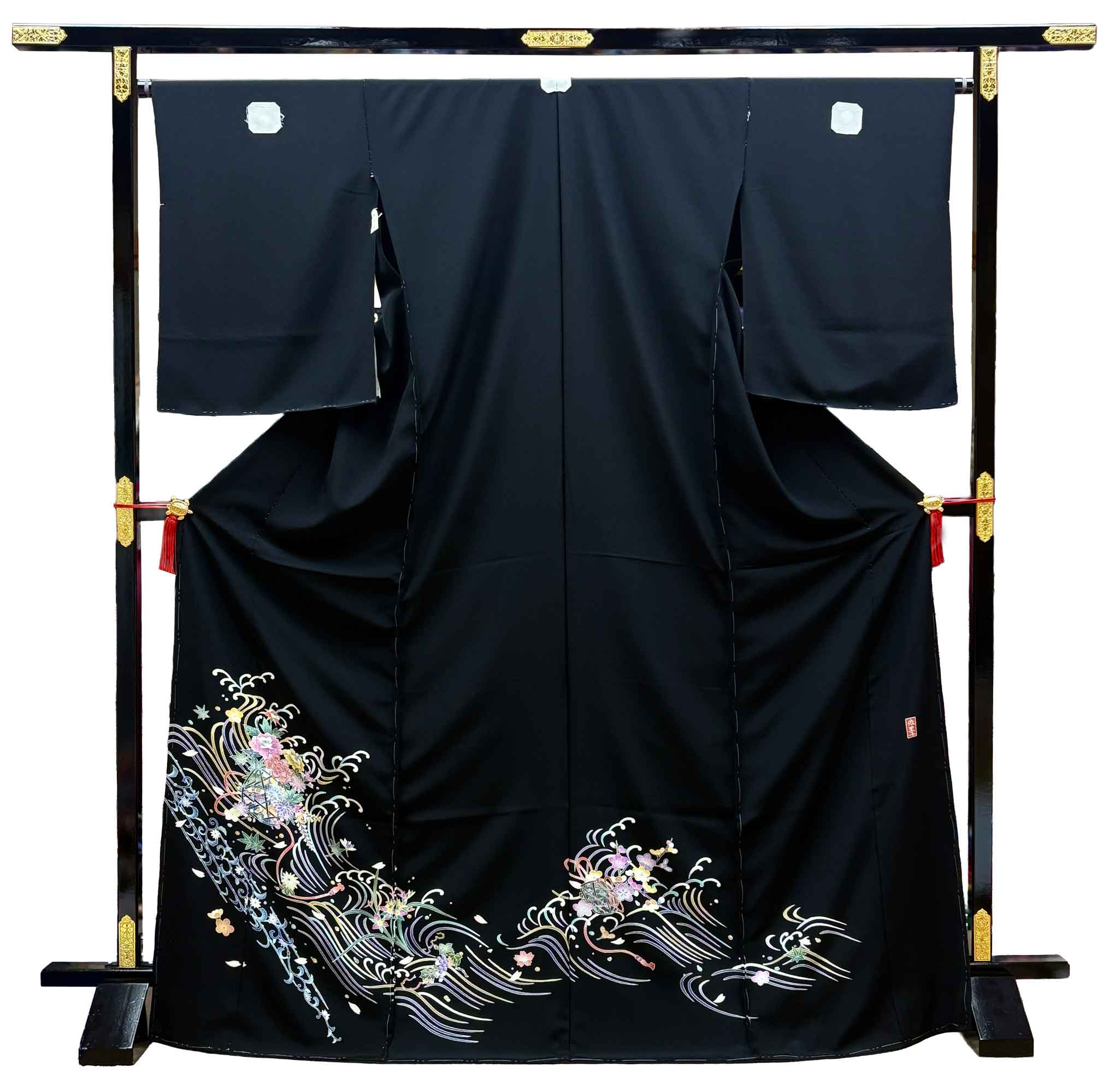 加賀友禅 黒留袖 坂下順子『波に花カゴ』